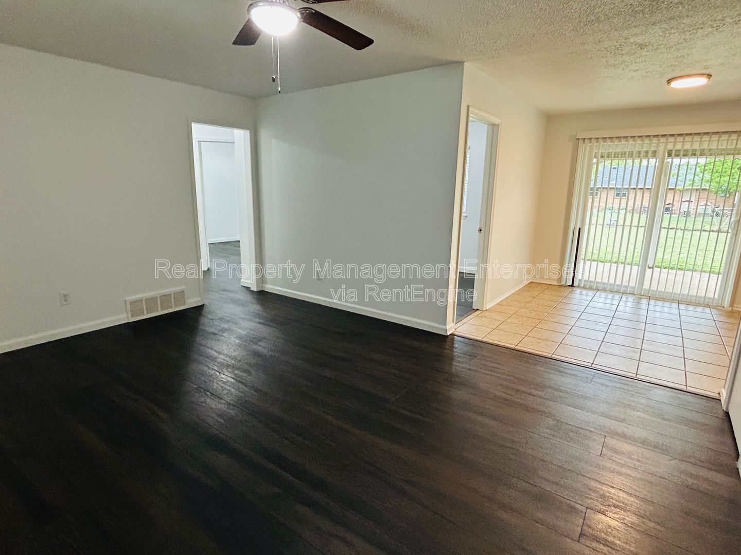 Building Photo - 633 Lotus Ave