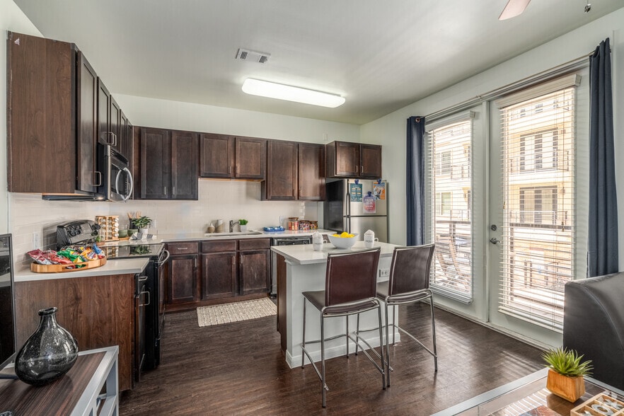 Studio - 537SF - Kitchen - Grandmarc Austin