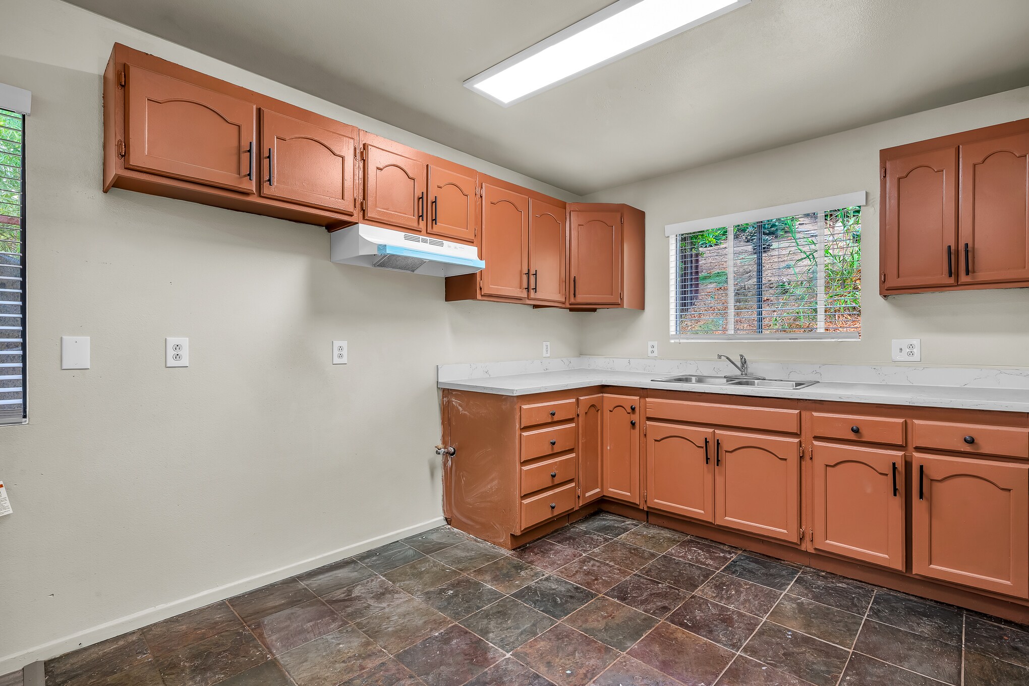 Building Photo - 5243 Huntington Dr N