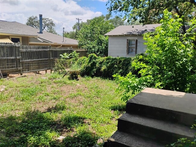 Building Photo - 545 Lindsey St