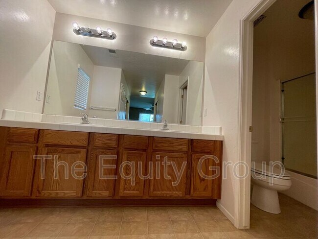 Building Photo - 2844 W Payson Ct