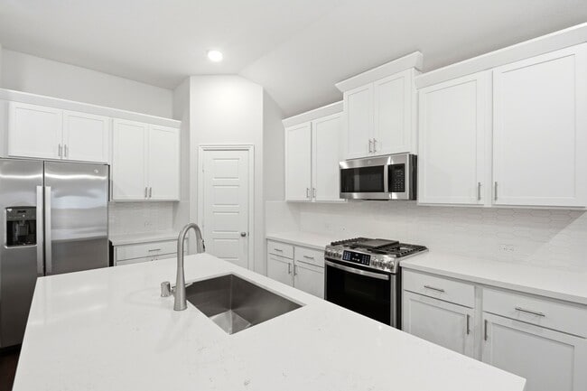 Building Photo - 2106 Villa Flora Ln