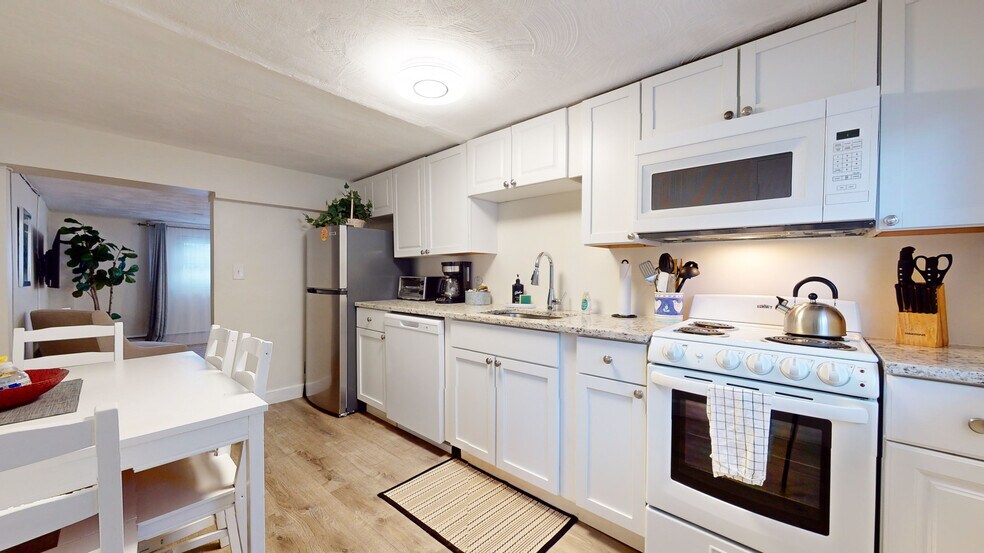 Building Photo - 79 Chestnut St