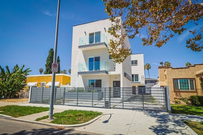 Building Photo - 2821 Virginia Rd