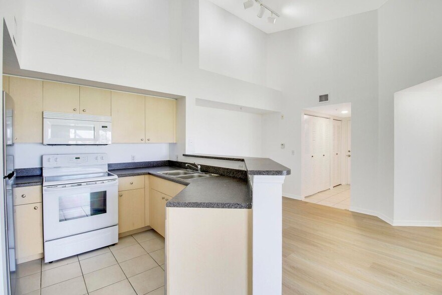 Primary Photo - 4151 San Marino Blvd