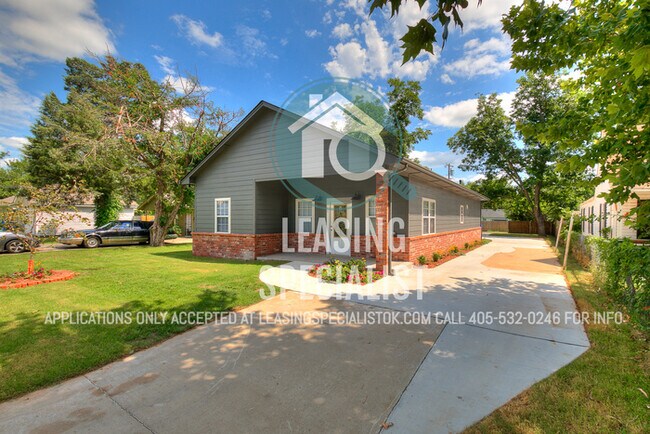 Building Photo - AMAZING NORMAN HOME AVAILABLE TO PRE-LEASE...