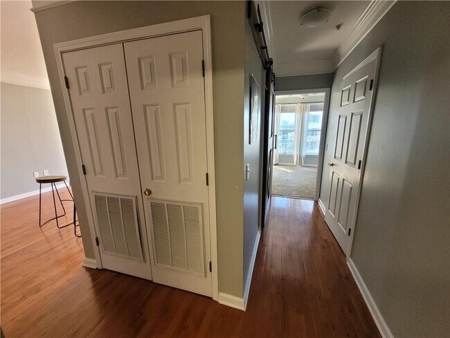 Building Photo - 3334 Peachtree Rd NE