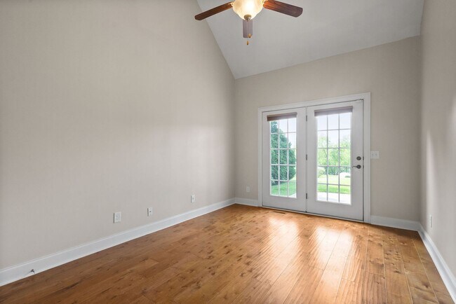 Building Photo - Pet Friendly Four Bedroom off Exit 8!