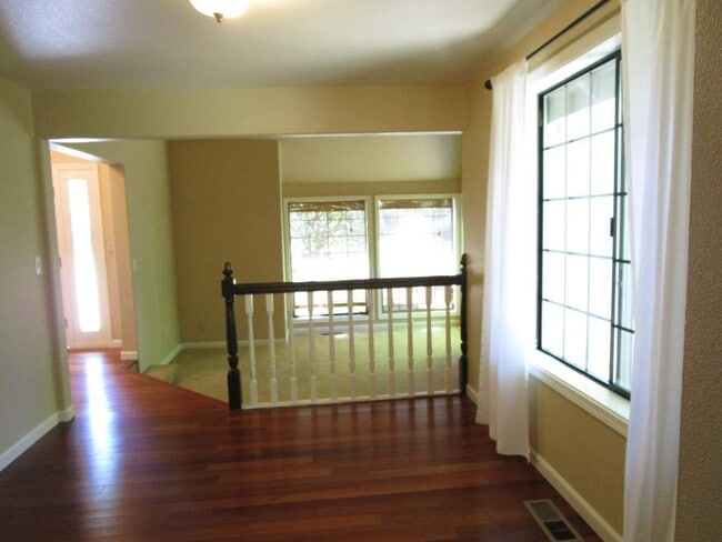 Building Photo - Charming 3 Bedroom Home in Gig Harbor