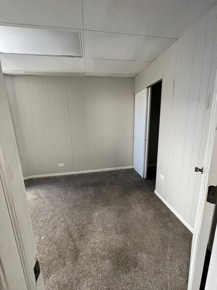 Building Photo - 917 N Cicero Ave