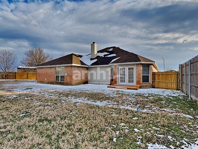 Building Photo - 512 Timber Dr