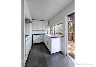 Building Photo - 6015-6017 SE 99th Ave