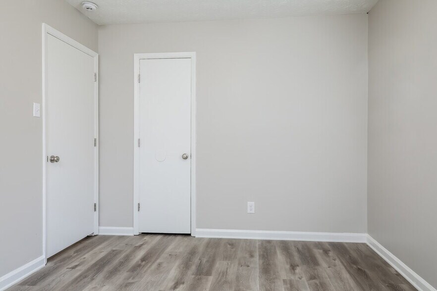 Building Photo - 4000 Chimney Ridge Way