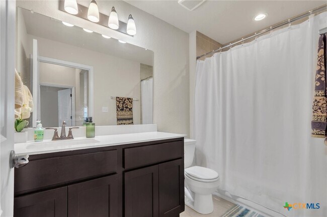 Building Photo - 460 Delta Crst