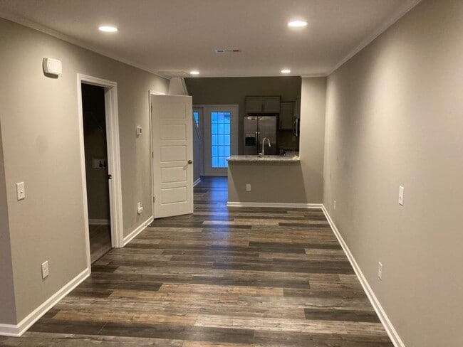 Building Photo - COMING SOON!!! End Unit townhome in Westwi...