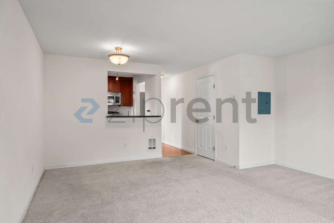 Building Photo - Unit 35