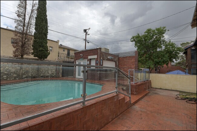 Building Photo - 1420 Hawthorne St