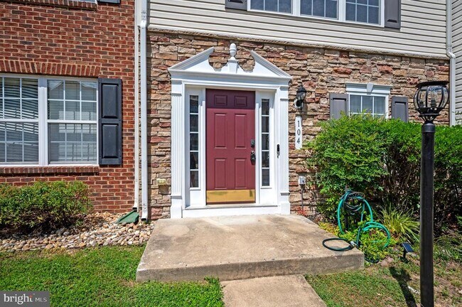 Building Photo - 104 Stingray Ct
