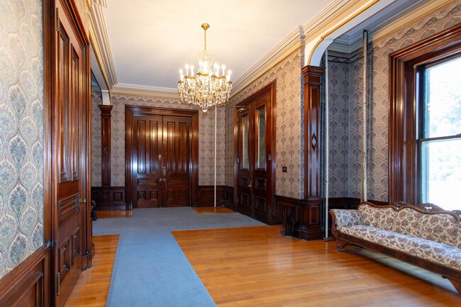 Building Photo - 241 Middle Street