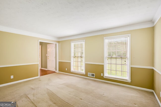 Building Photo - 217 S Sandy Creek Rd