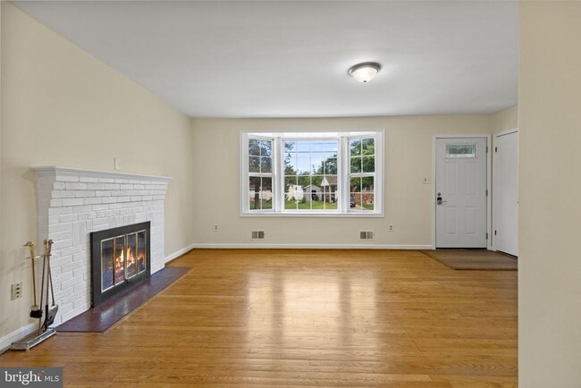 Building Photo - 5508 Spruce Dr