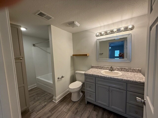 Building Photo - 318 S K St