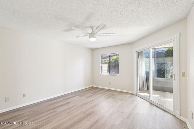 Building Photo - 144 La Pasada Cir W