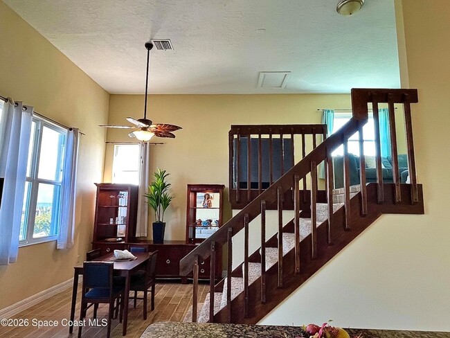 Building Photo - 799 Shell St