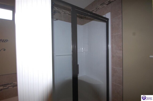 Building Photo - 101 Vineland Pkwy Dr