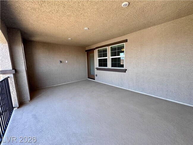 Building Photo - Brand-New Juniper Hills Townhome with 4 Bedrooms, Loft & Dual Balconies