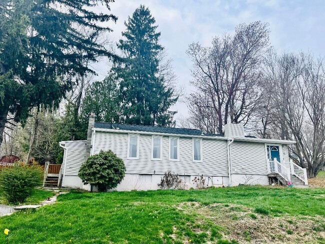 Primary Photo - 72 Lakeside Rd