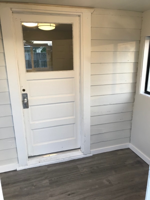 Building Photo - 1002 Naval Ave