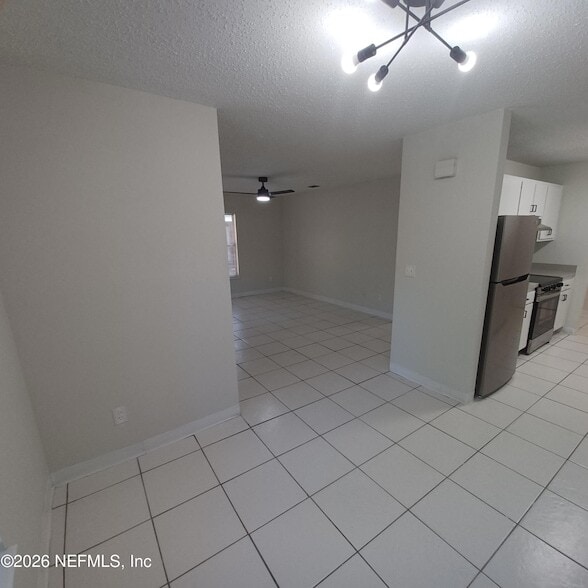 Building Photo - 253 Stillwell Ave