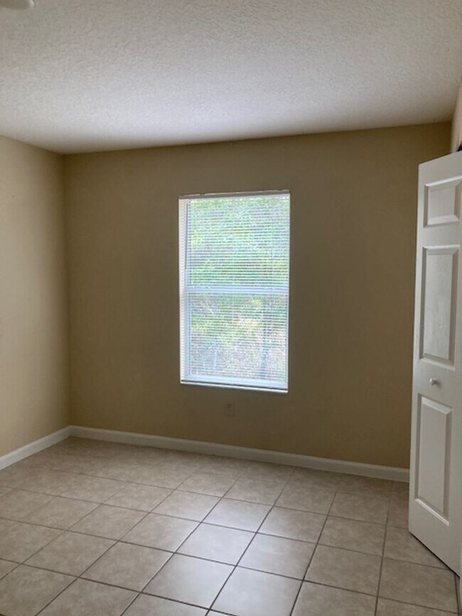 Building Photo - 35 Brunswick Ln