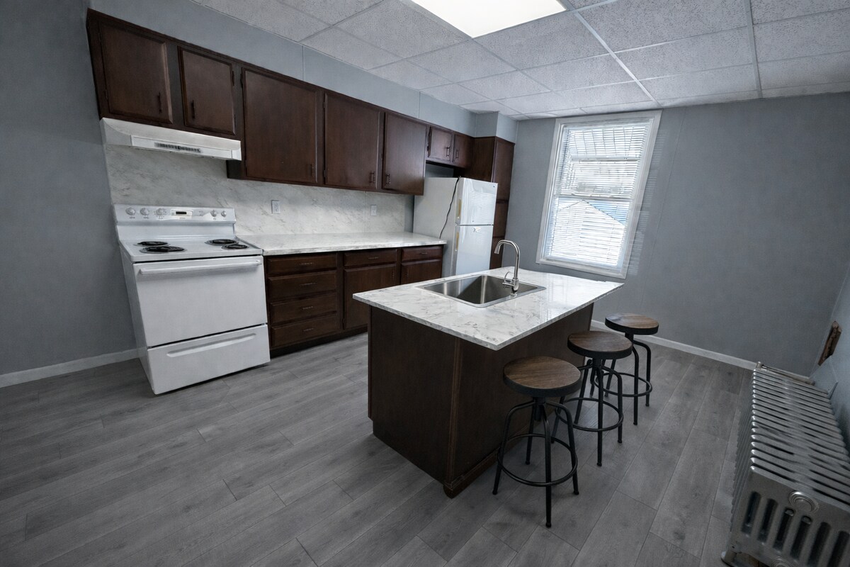 Building Photo - 134 N Walnut St