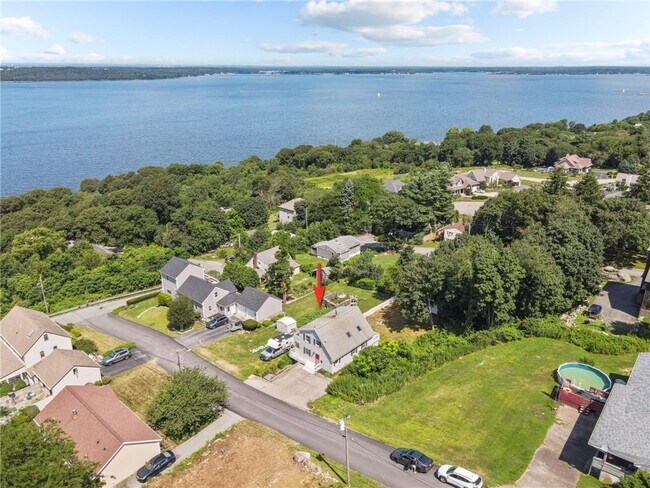 Building Photo - 98 Hobson Ave