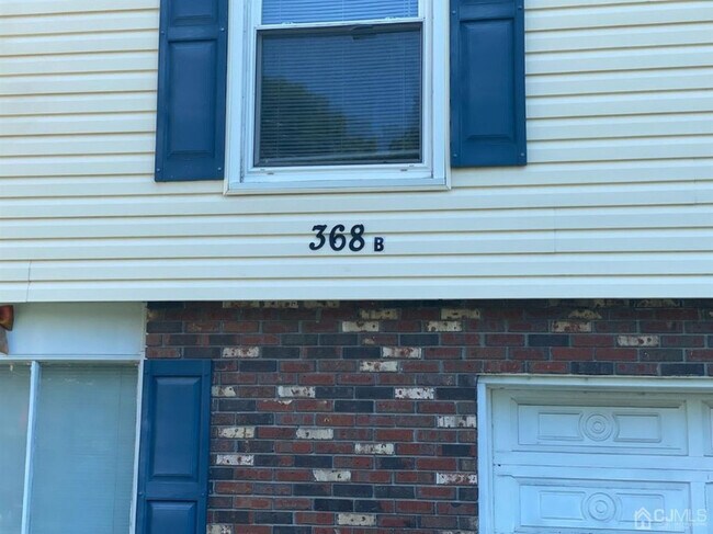 Building Photo - 368 Summerhill Rd