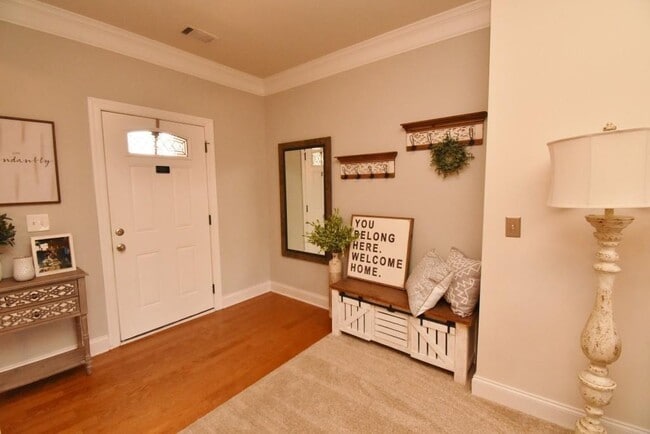 Building Photo - 5691 Apple Grove Rd NE