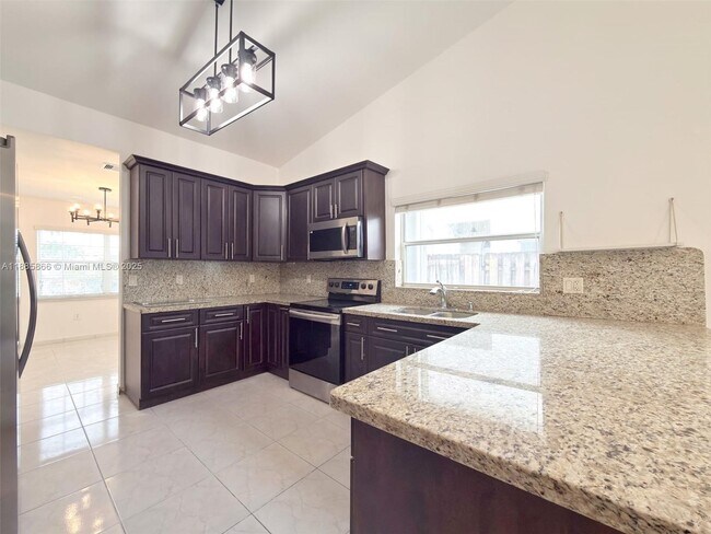 Building Photo - 7780 SW 160th Ave