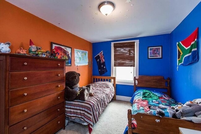 Building Photo - Charming 3BR / 1 BA Home Near F&M With Private Yard