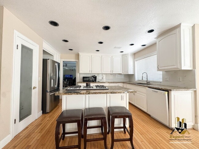 Building Photo - 4817 Breckenridge Ct