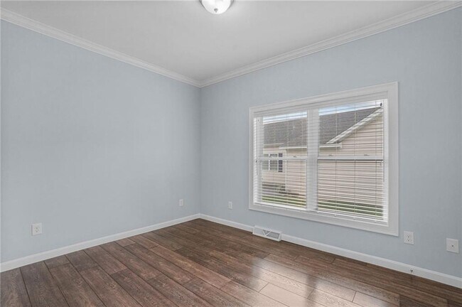 Building Photo - 30 Chickadee Ln