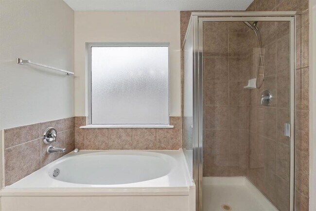Building Photo - 18 N Queenscliff Cir