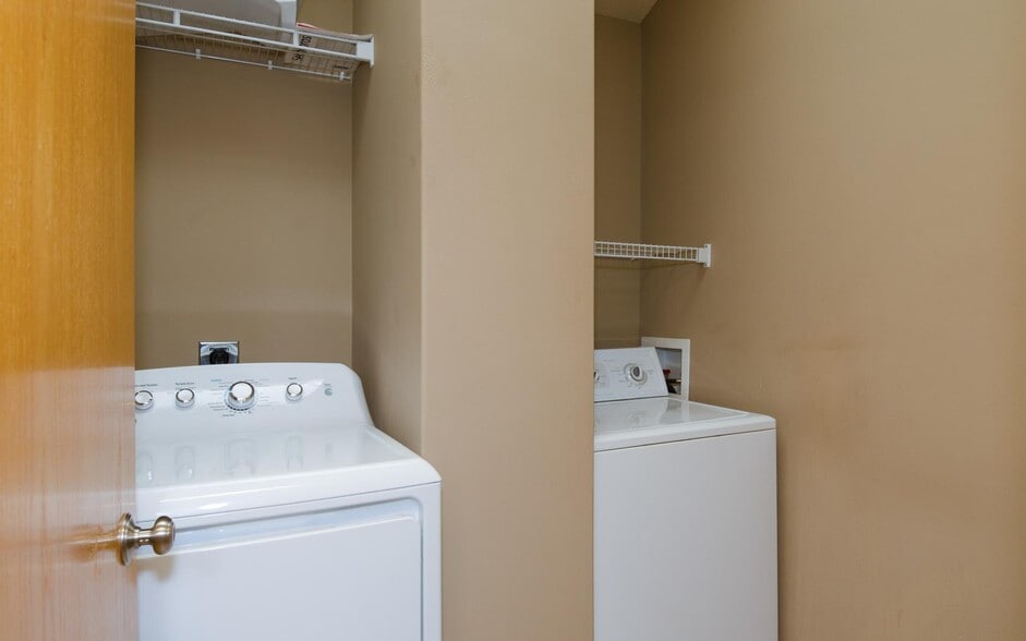 Building Photo - 1838 N Dubuque St