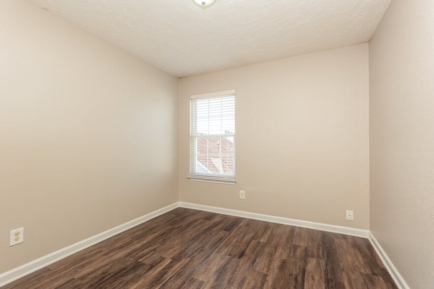Building Photo - 606 Nixon Way