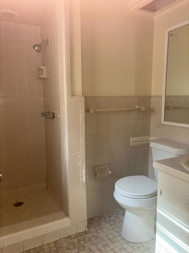 Building Photo - 5866 Kinder Dr