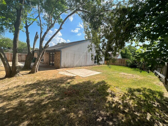 Building Photo - 6630 Trigate Dr