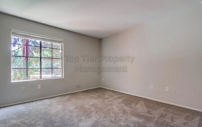 Building Photo - **Private 1 bed / 1 bath Condo in Carmel M...