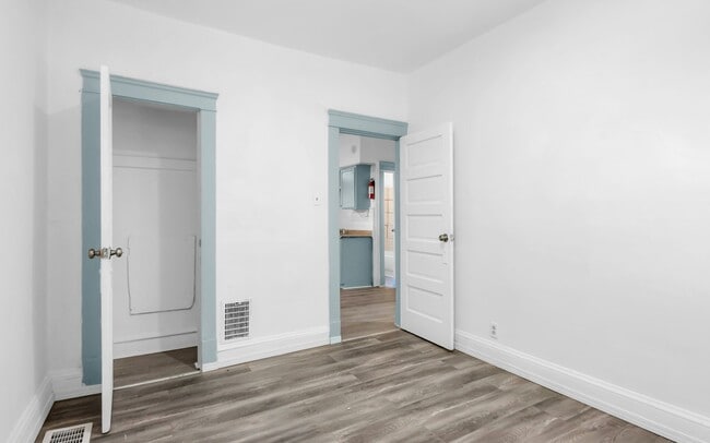 Building Photo - 15322 Yorick Ave