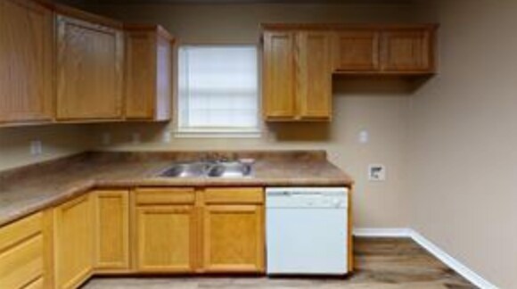 Building Photo - 1012 N Brents Ave